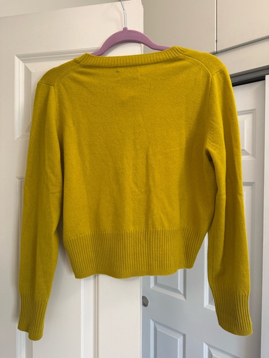 J Crew Cashmere Slim Fit Crewneck Sweater M Green Cropped Fit - Picture 5 of 5